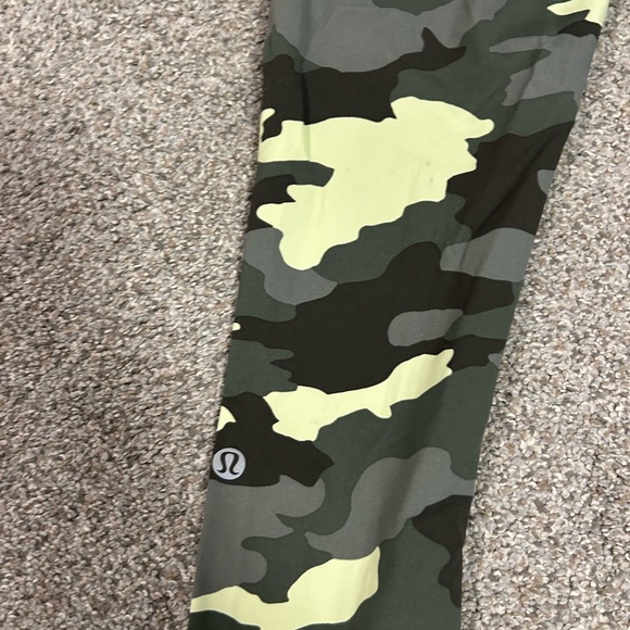 Camo Lululemon Leggings - Picture 4 of 4